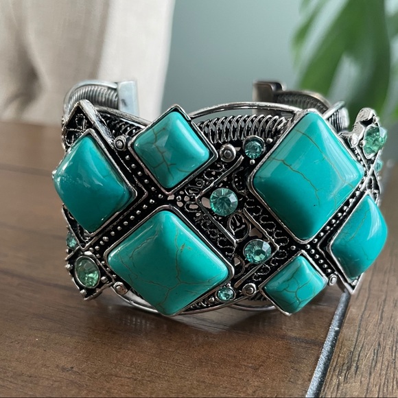 Turquoise Cuff Braclet - Picture 4 of 5